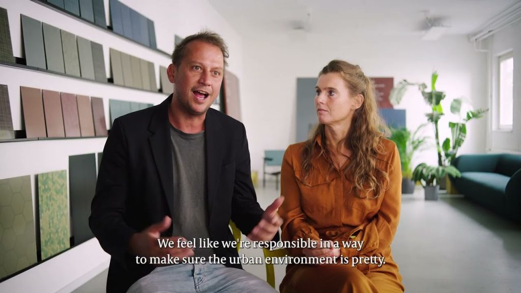 Empresa neerlandesa lanza panel fotovoltaico de 355 W con acabado terracota, que imita tejas de barro, diseñado para integrarse en edificios históricos y proyectos modernos