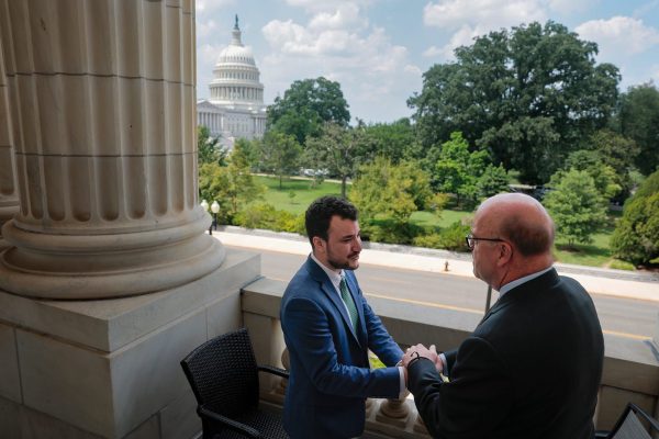 En una Misión: Mahmoud Khalil Visita el Capitolio