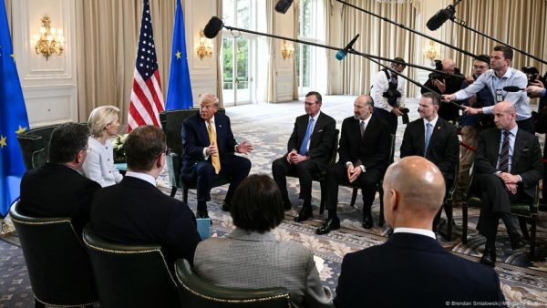 Gobiernos europeos saludan acuerdo arancelario UE-EE.UU.