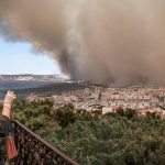 Incendio forestal obliga a cerrar el aeropuerto de Marsella