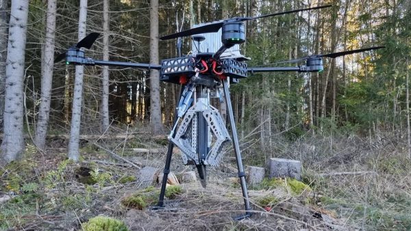 Investigadores noruegos y daneses desarrollan dron que planta árboles en menos de 10 segundos, incluso en terrenos inaccesibles