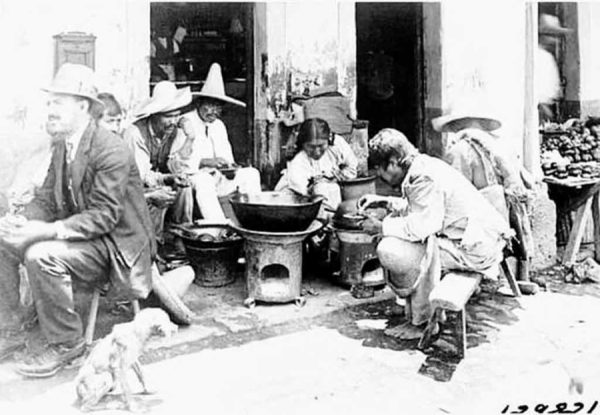 Los agachados, comedores populares que alimentaron a México