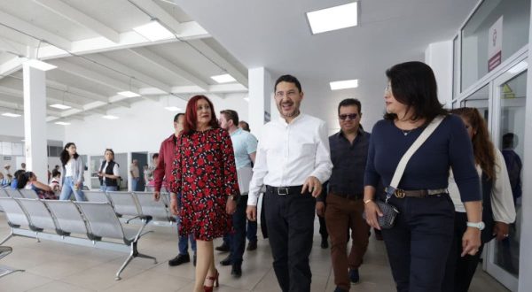 Visita Martí Batres unidad de medicina familiar del ISSSTE 'Tecámac', Estado de México
