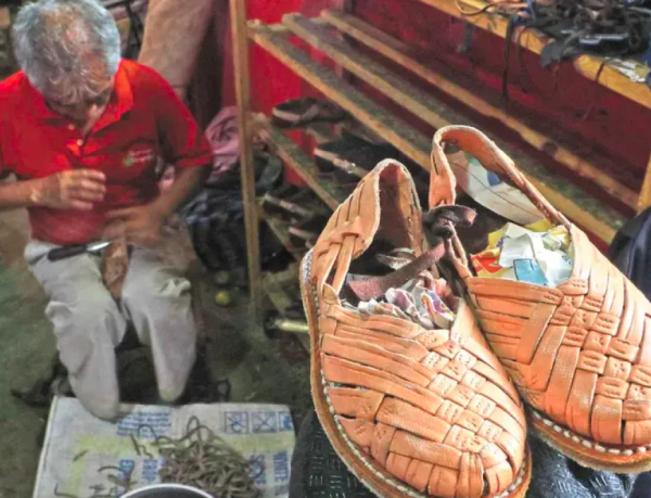 Adidas plagia huaraches tradicionales de Oaxaca; denuncian robo cultural