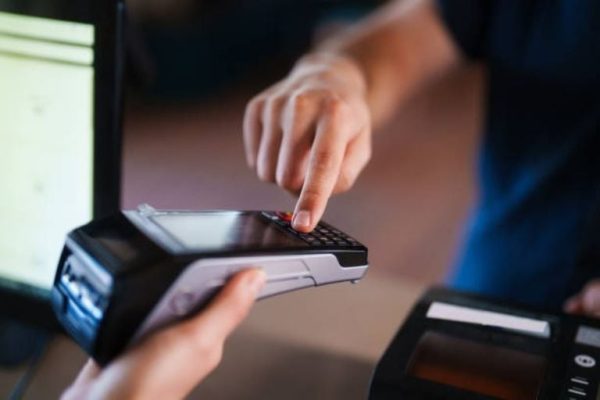 Alertan por cargos erróneos en tu tarjeta: así fue el caso de 27,300 pesos