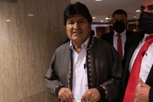 Bolivia: entre la tragedia y la esperanza: memorias para el Siglo XXI