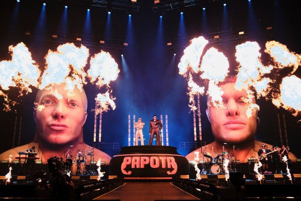 Ca7riel y Paco Amoroso en Palacio de los Deportes o cómo se sintieron Drake y Josh en el Demonizador