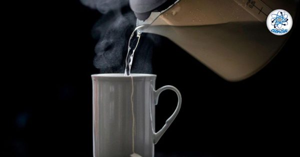 Científicos dan a conocer que tomar té o café muy caliente podría aumentar el riesgo de cáncer de esófago