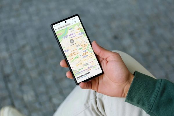 Cuál es mejor app para conducir en 2025: llevo más de una década usando Google Maps, Waze y Mapas de Apple y lo tengo claro