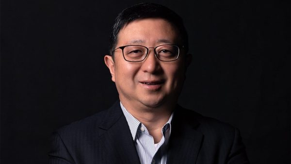 El jefe de finanzas de Alibaba expresa su confianza en el auge de la IA en China.