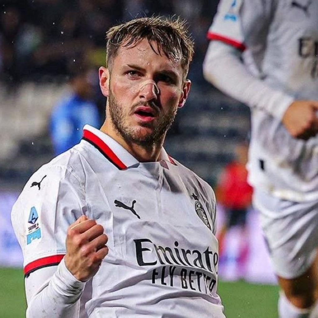 El técnico de AC Milan confirma a Santiago Giménez como titular para su debut en Serie A