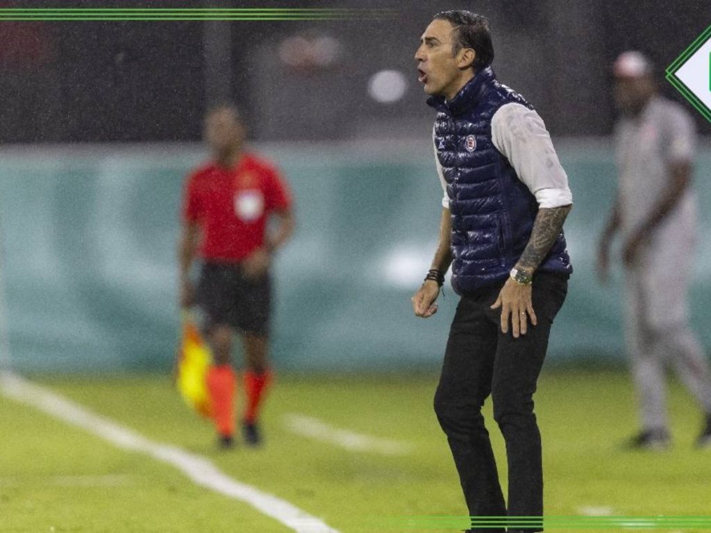En Cruz Azul se entregan títulos: afición de la Máquina pone ‘contra las cuerdas’ a Larcamón