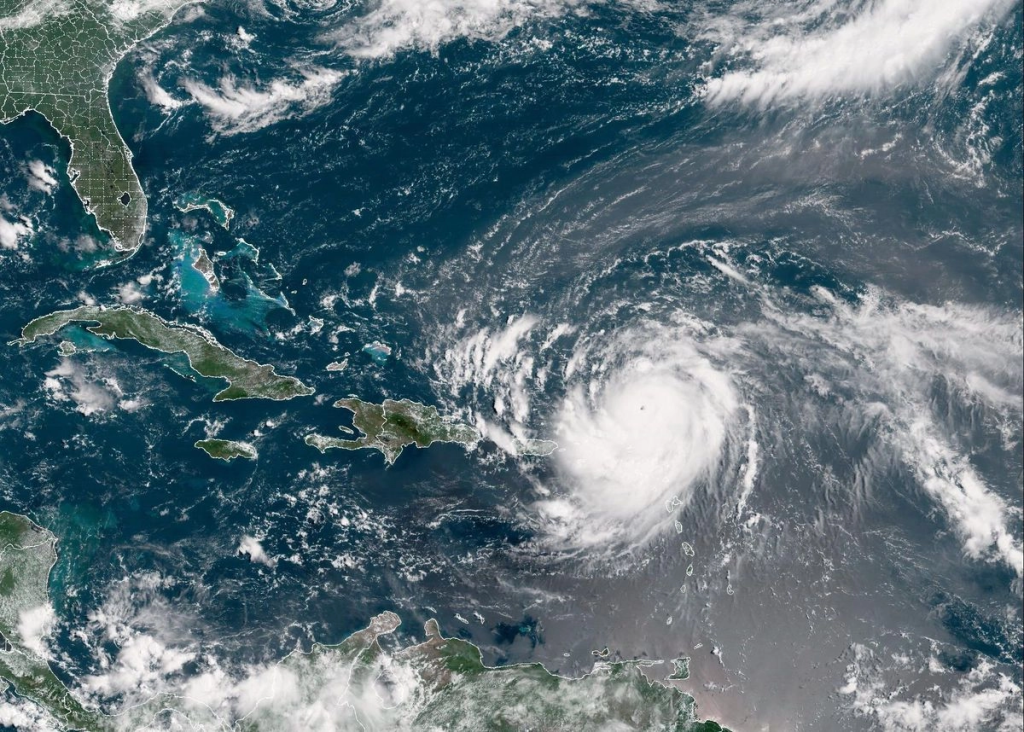 ‘Erin’ pasa de tormenta a huracán de categoría 5 en solo 24 horas en el Caribe