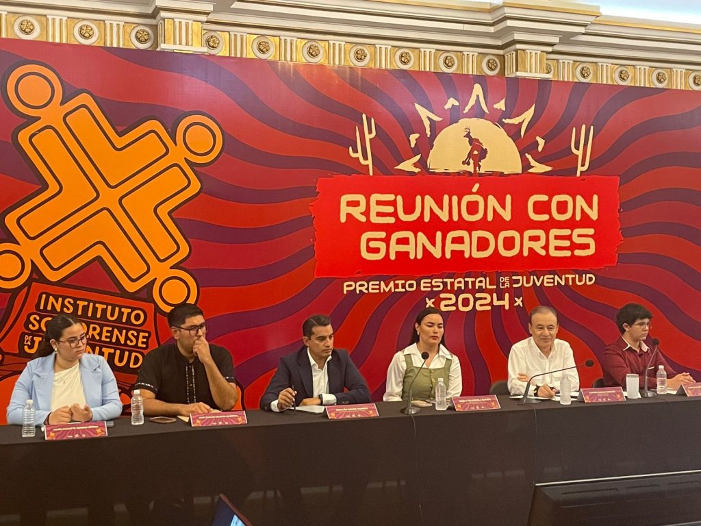 Gobernador Durazo se reúne con los 48 ganadores del Premio Estatal de la Juventud 2024