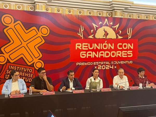 Gobernador Durazo se reúne con los 48 ganadores del Premio Estatal de la Juventud 2024