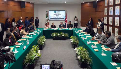Instalan el grupo de amistad México-Reino Unido