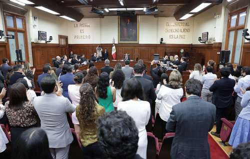 La Jornada: Es el fin de una era de nepotismo, afirma la Presidenta