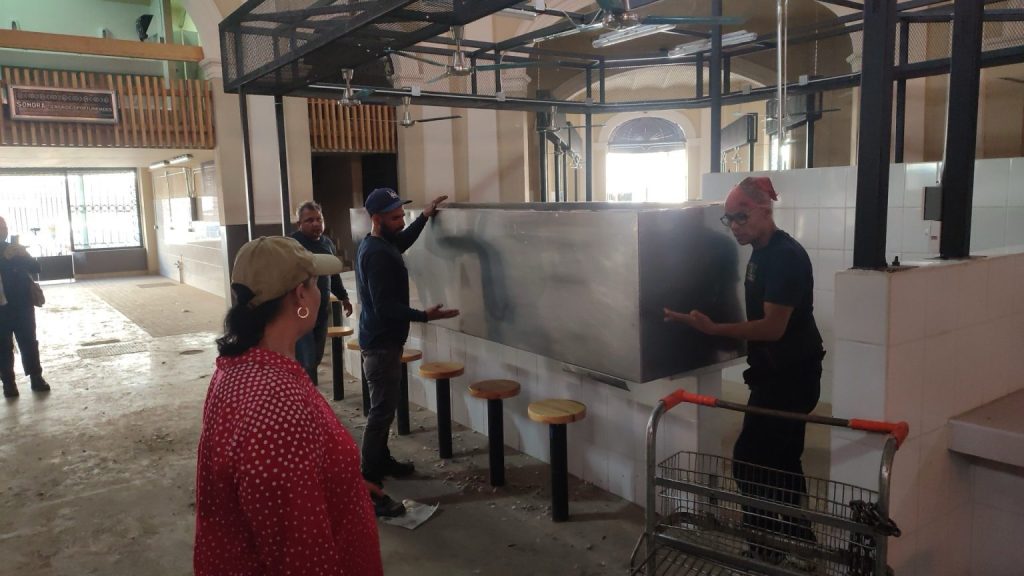 Locatarios del Mercado Municipal de Hermosillo comienzan a adaptar sus espacios