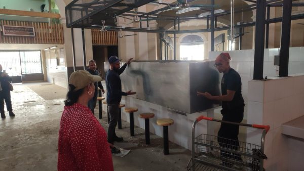 Locatarios del Mercado Municipal de Hermosillo comienzan a adaptar sus espacios