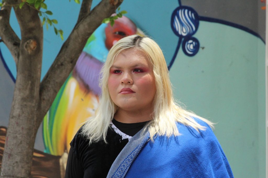 Maltratos opacan la participación histórica de una mujer trans en la Guelaguetza