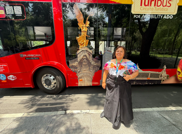 Mujeres artesanas llenan de tradición la Ruta de Arte y Cultura de Turibus