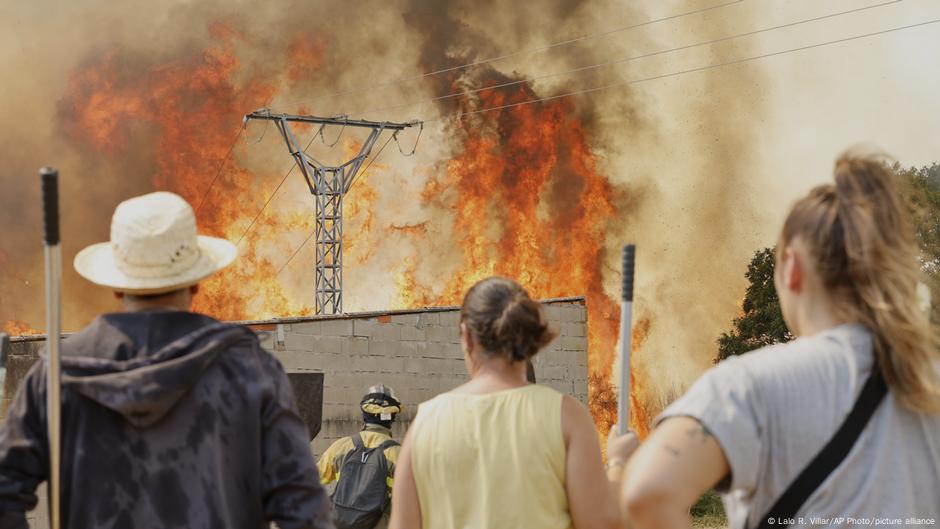 Piden a peregrinos no realizar el Camino de Santiago por incendios en España