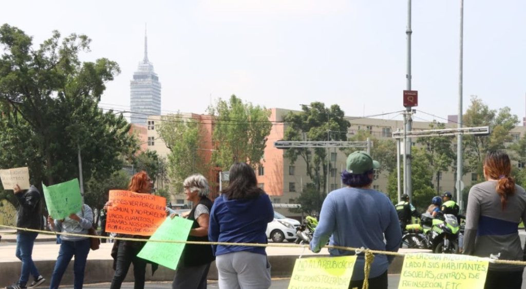 Por bloqueos y protestas, mueven punto cannábico a Plaza Tlaxcoaque