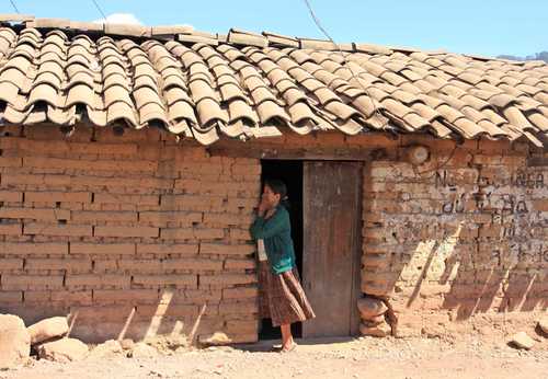 Prevalece en AL y el Caribe la feminización de la pobreza