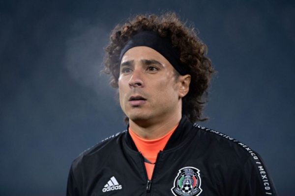 ¿Qué pasa con Guillermo Ochoa, gran trayectoria pero sin equipo a días del cierre del mercado de fichajes