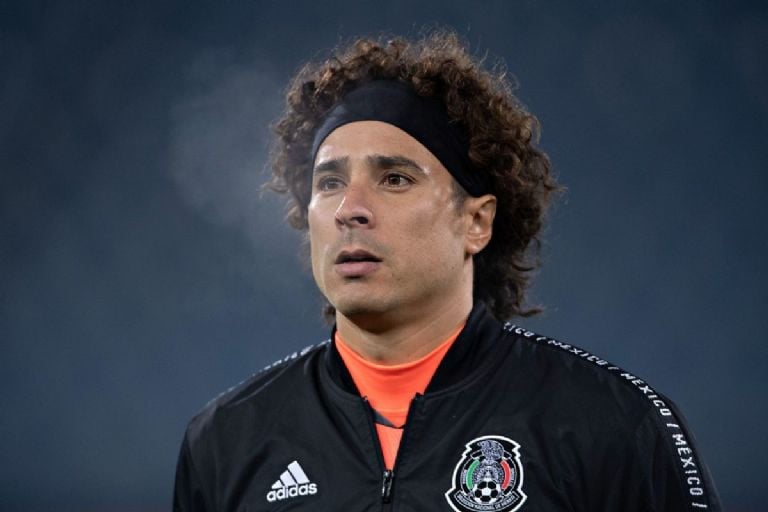 ¿Qué pasa con Guillermo Ochoa, gran trayectoria pero sin equipo a días del cierre del mercado de fichajes