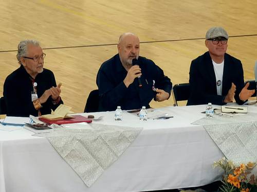 Reconoce Luis Hernández lucha por un modelo de educación alternativo