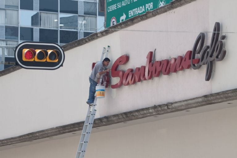 Sanborns: ¿cierran las tiendas de Carlos Slim en México?