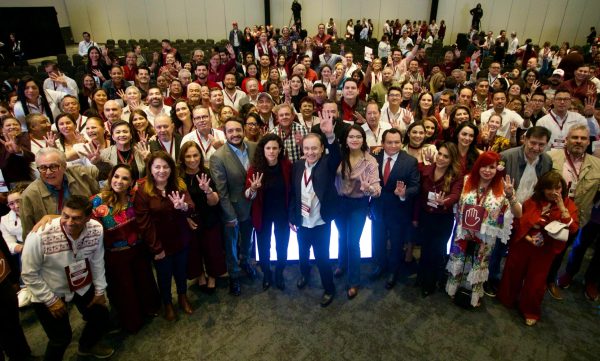 Se aviva la disputa por el poder en Morena