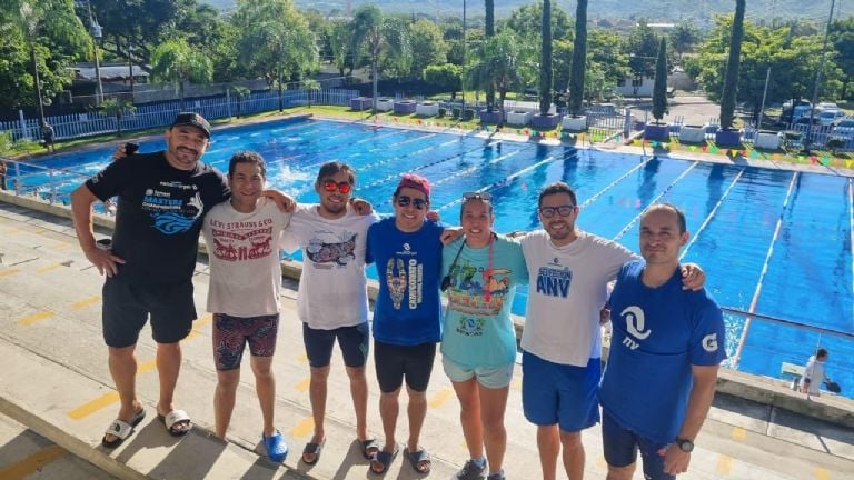 Acuática Nelson Vargas conquista podios en el Master de Morelos y Cuba 2025