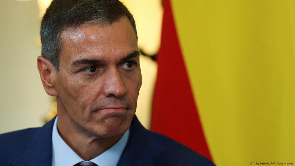 Avión en que volaba Pedro Sánchez sufre avería que lo hace regresar a Madrid