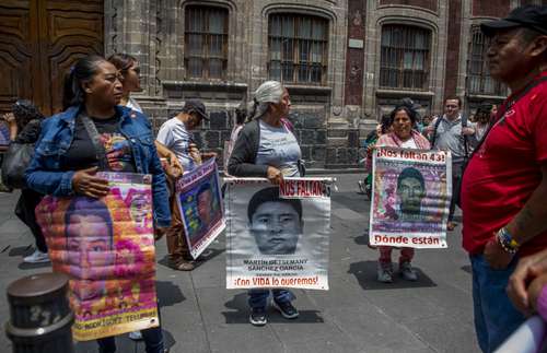 Buscan nuevos expertos para el caso Ayotzinapa