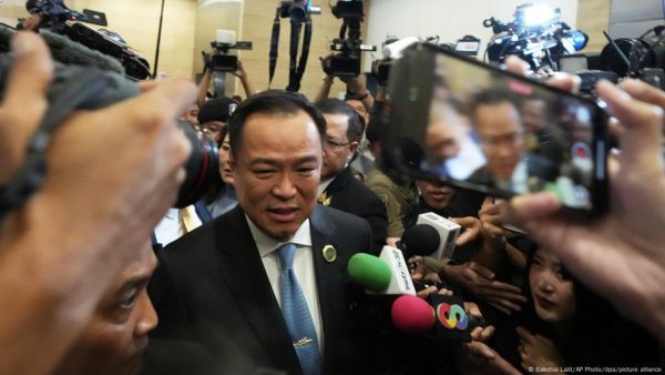 El conservador Anutin Charnvirakul, elegido nuevo primer ministro de Tailandia
