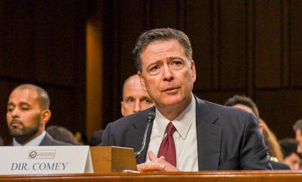 Esta Semana en la Democracia – Semana 36: Kimmel Regresa Mientras Comey Es Acusado