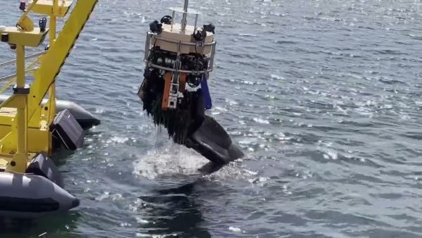 Investigadores alemanes crean robot submarino autónomo capaz de recoger hasta 250 kg de basura marina