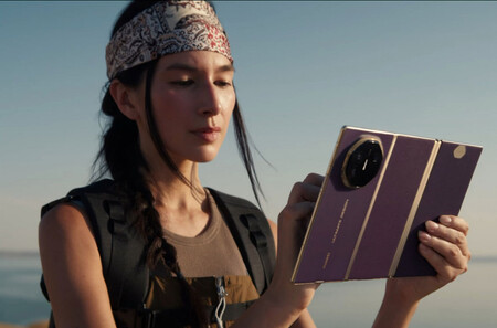 Mientras Samsung aún no desveló su triplegable, Huawei va por el segundo: el Huawei Mate XTs no solo destaca por doblarse en tres