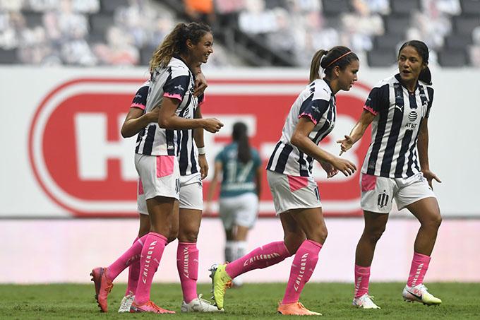 ¡Partidazo! Pumas Femenil derrota a Santos Laguna en un juego con 9 goles