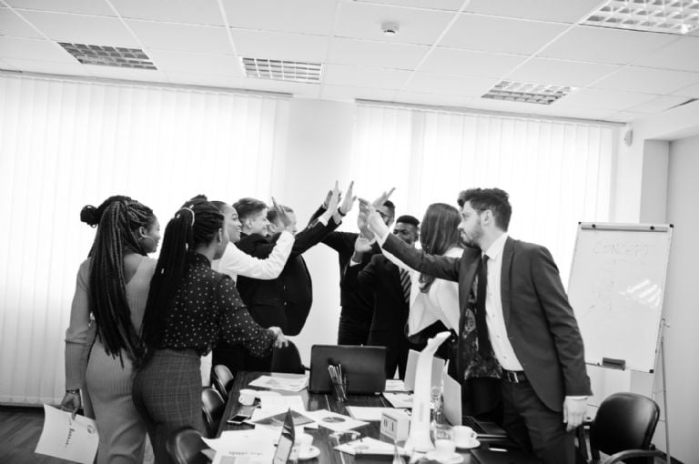 Seguritech impulsa entornos resilientes para prevenir el mobbing de la mano de Fundación en Movimiento