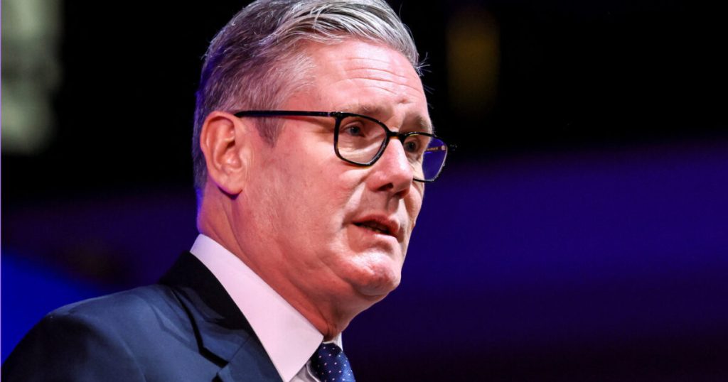 Starmer Se Enfrenta al Rechazo por el Plan de Identificación Digital | Novara Media