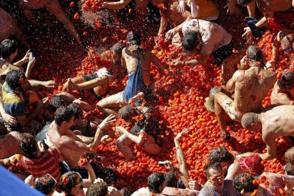“Tomatina” parlamentaria