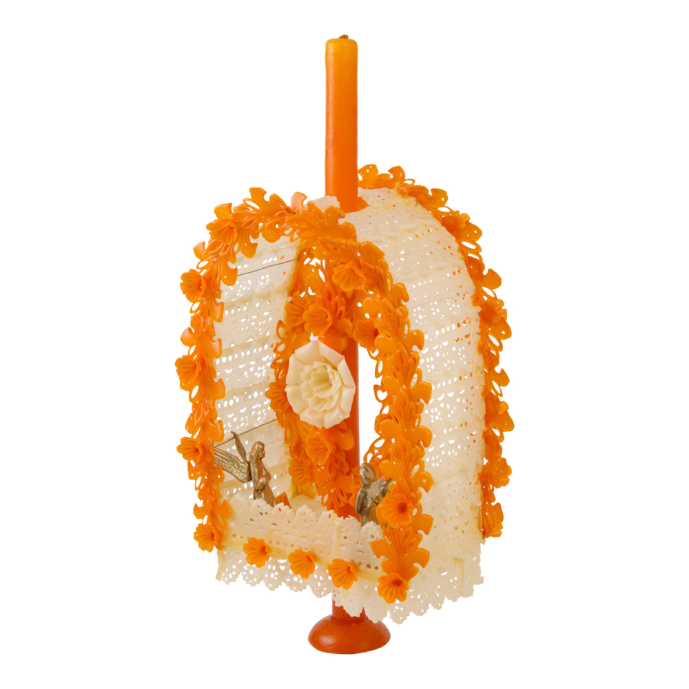 Velas escamadas en México, una tradición artesanal de luz y color