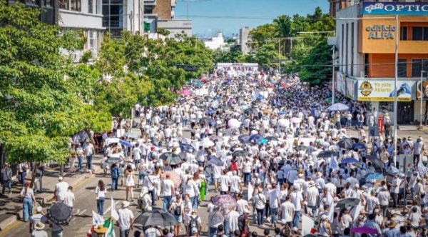 “¡Ya Basta!” || Culiacán clama por paz; Sheinbaum promete reforzar la pacificación en Sinaloa (+video)