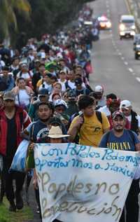 Aquejan cansancio y malestares de salud a migrantes de la caravana que viaja a CDMX