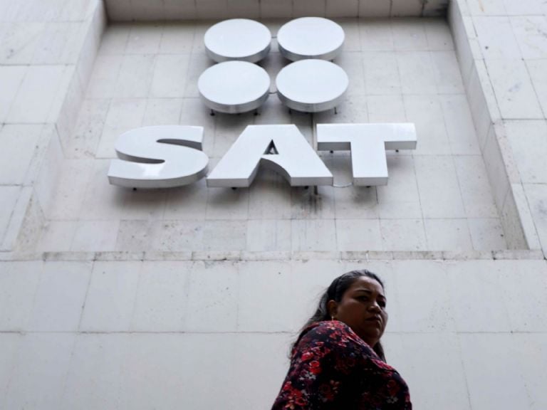 Así puedes evitar multas del SAT si recibes un préstamo familiar