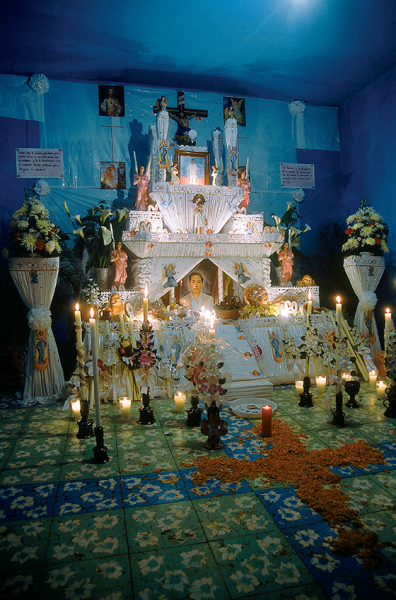 Día de Muertos en Huaquechula 2025: Visita las ofrendas blancas de Puebla