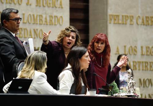 Enciende a opositores crítica de indígena en San Lázaro